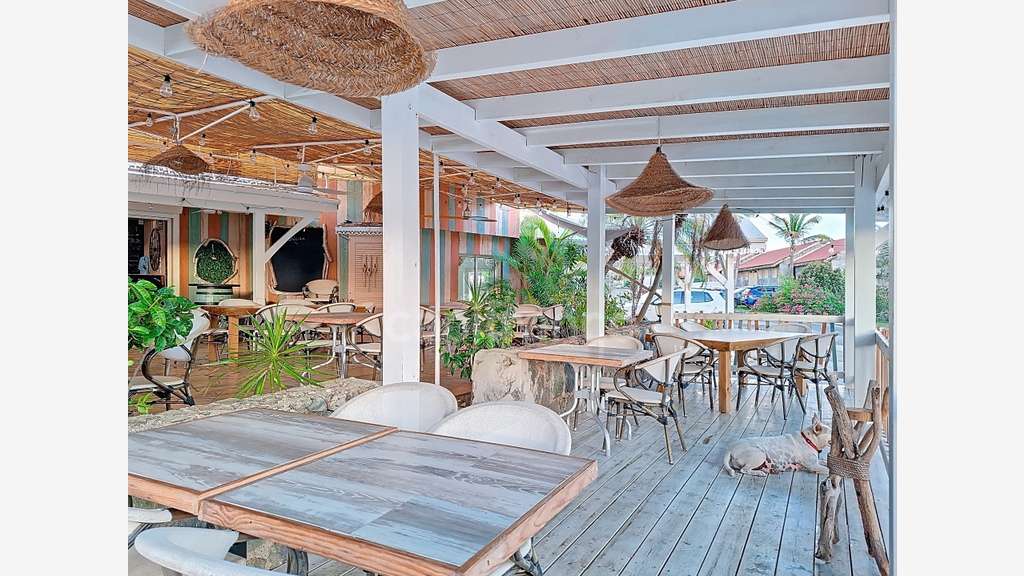 A vendre restaurant face à la marina à St Martin