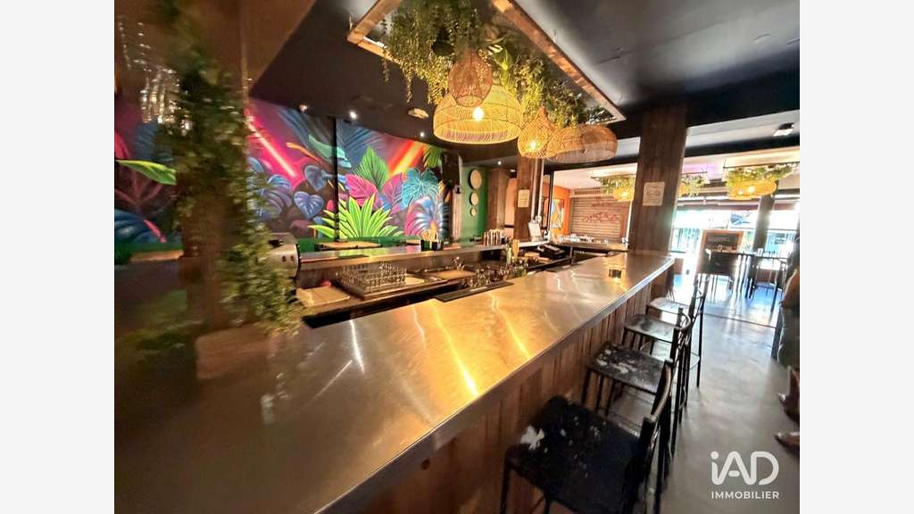 Vente bar de nuit restaurant à St-Gilles les Bains