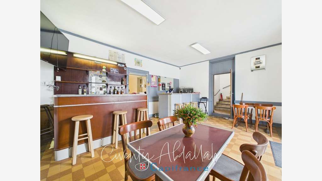 Restaurant + murs à vendre Saint Pierre d'Albigny