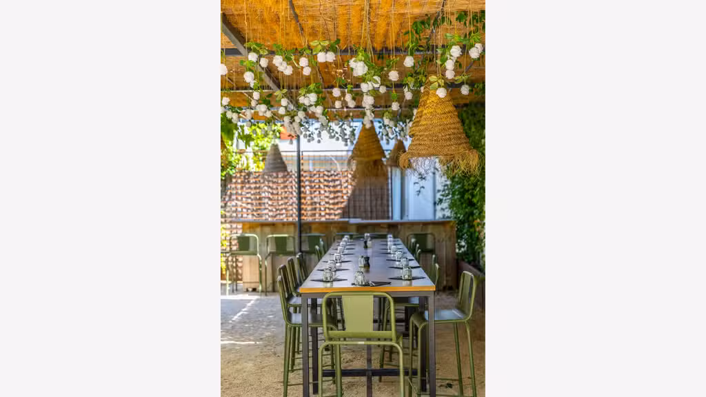 AV brasserie de charme prox Saint Remy de Provence