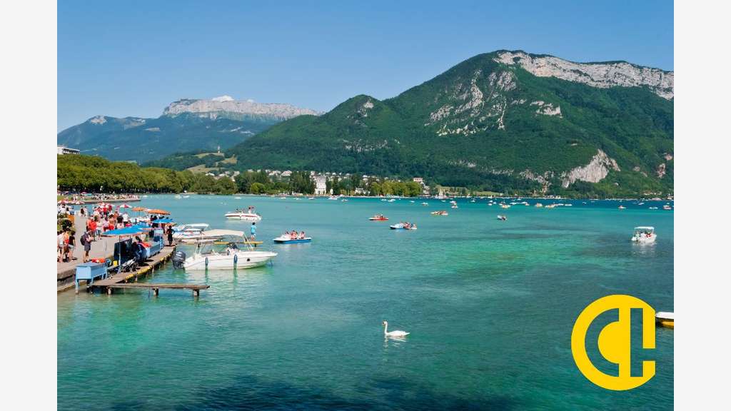 74 - AV restaurant bord de lac proche Annecy