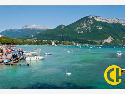 74 - AV restaurant bord de lac proche Annecy
