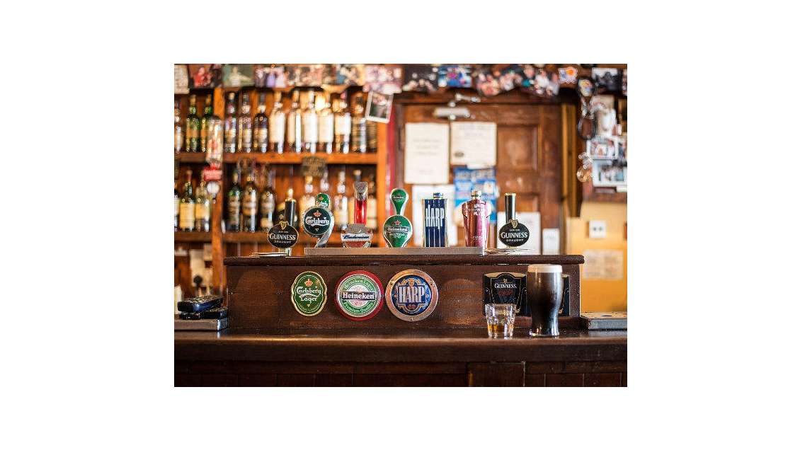 Vente commerce du midi en zone commerciale 71