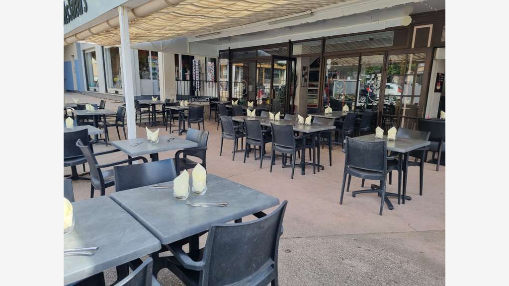 Vente murs et fonds restaurant avec terrasse 04