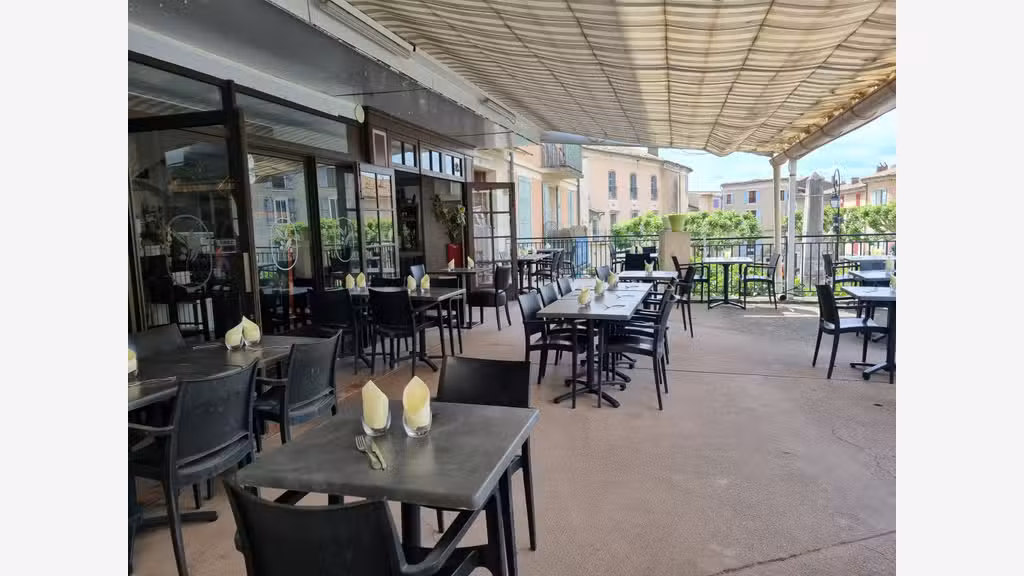 Vente murs et fonds restaurant avec terrasse 04