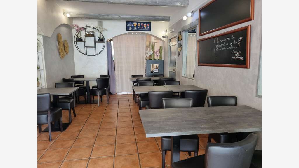 Vente murs et fonds restaurant avec terrasse 04
