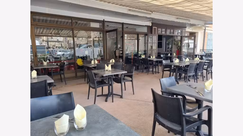 Vente murs et fonds restaurant avec terrasse 04