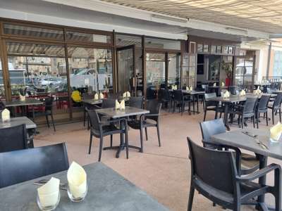 Vente murs et fonds restaurant avec terrasse 04