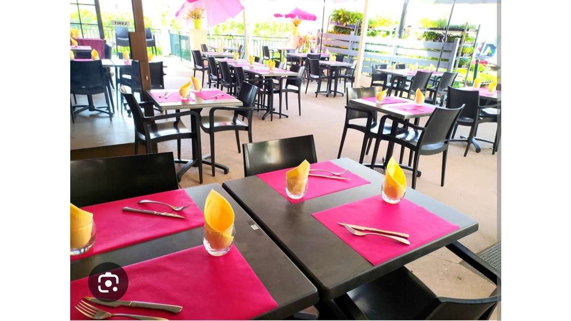 Vente murs et fonds restaurant avec terrasse 04