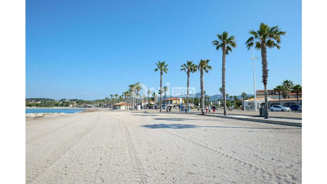 AV FDC restaurant bar 134m² à Six-Fours-les-Plages