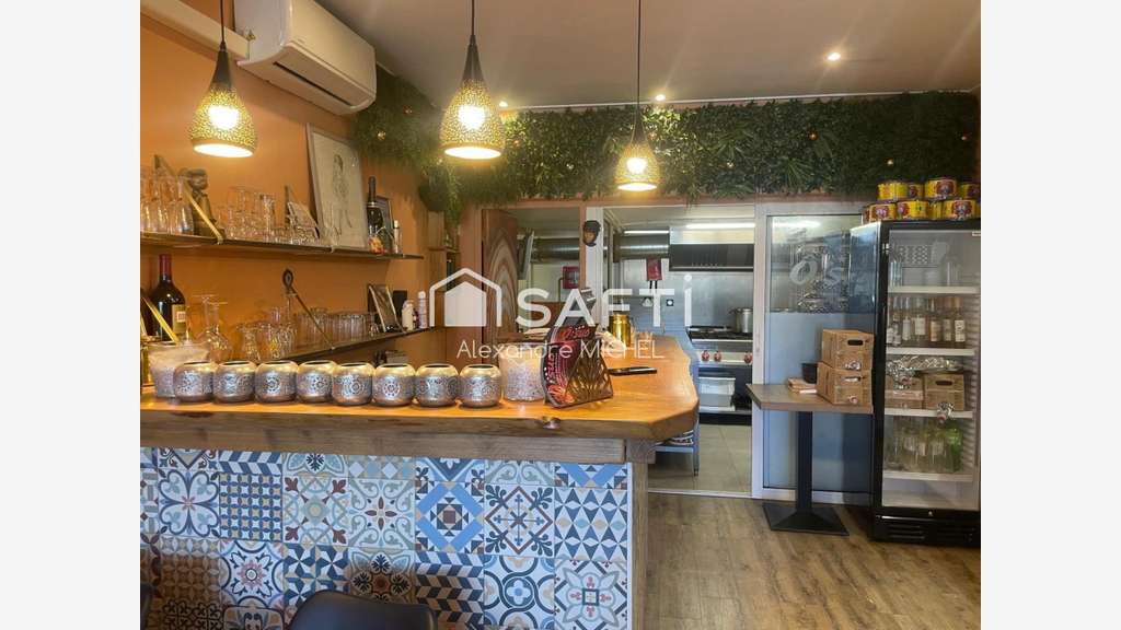 AV restaurant sous les Halles Six-Fours-Les-Plages