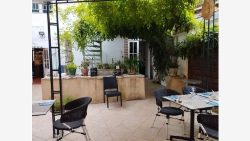 Vente bar restaurant terrasse à Sommieres Du Clain
