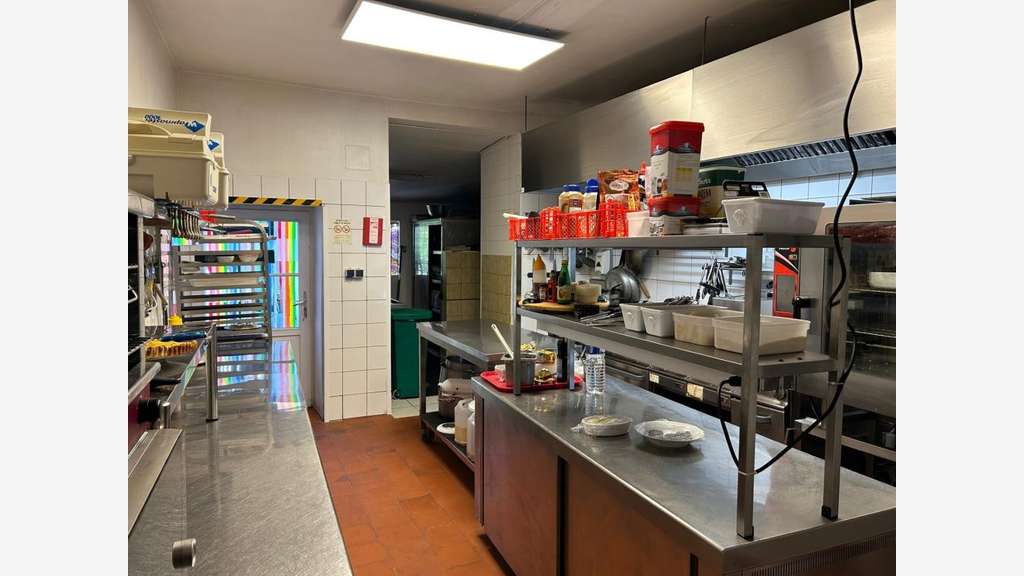 Vente bar restaurant terrasse à Sommieres Du Clain