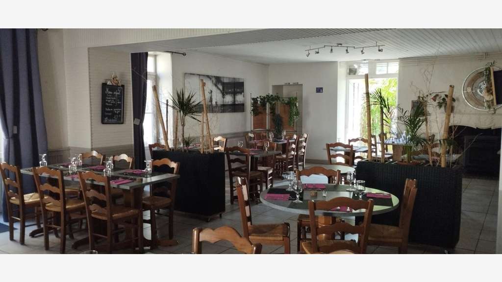 Vente bar restaurant terrasse à Sommieres Du Clain