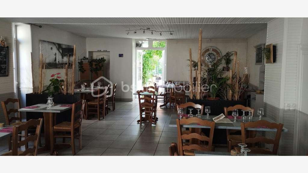 Vente restaurant avec logement Sommieres du Clain