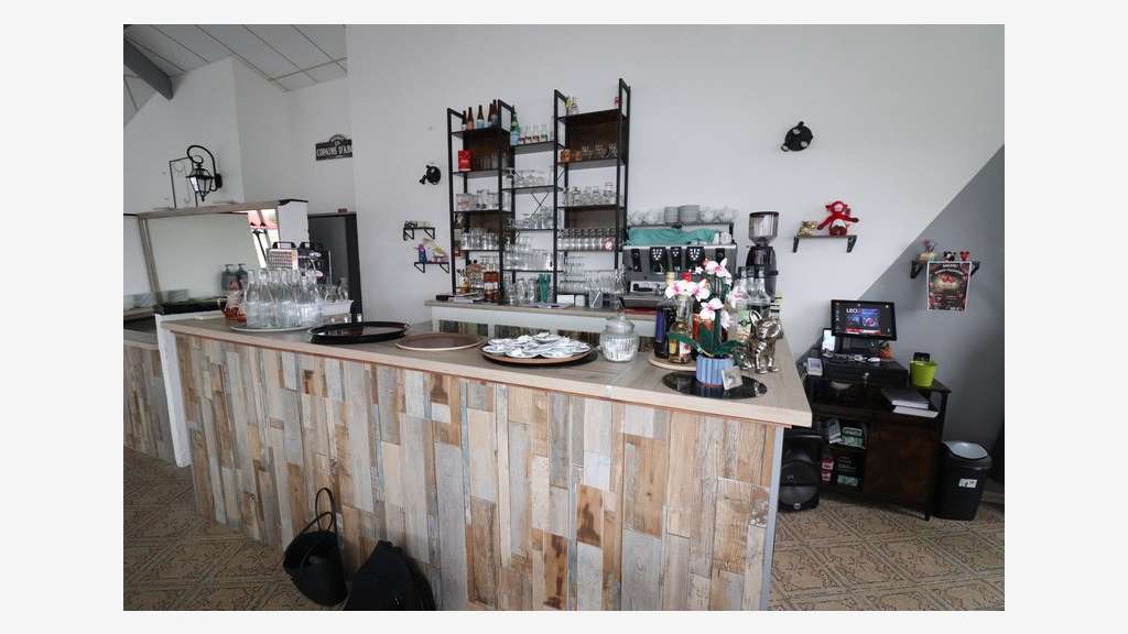 A vendre FDC restaurant limitrophe de Rochefort