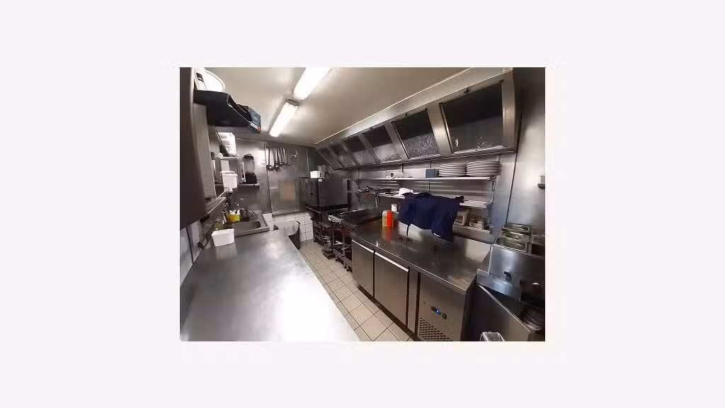 AV restaurant superbe visibilité à Tours centre 