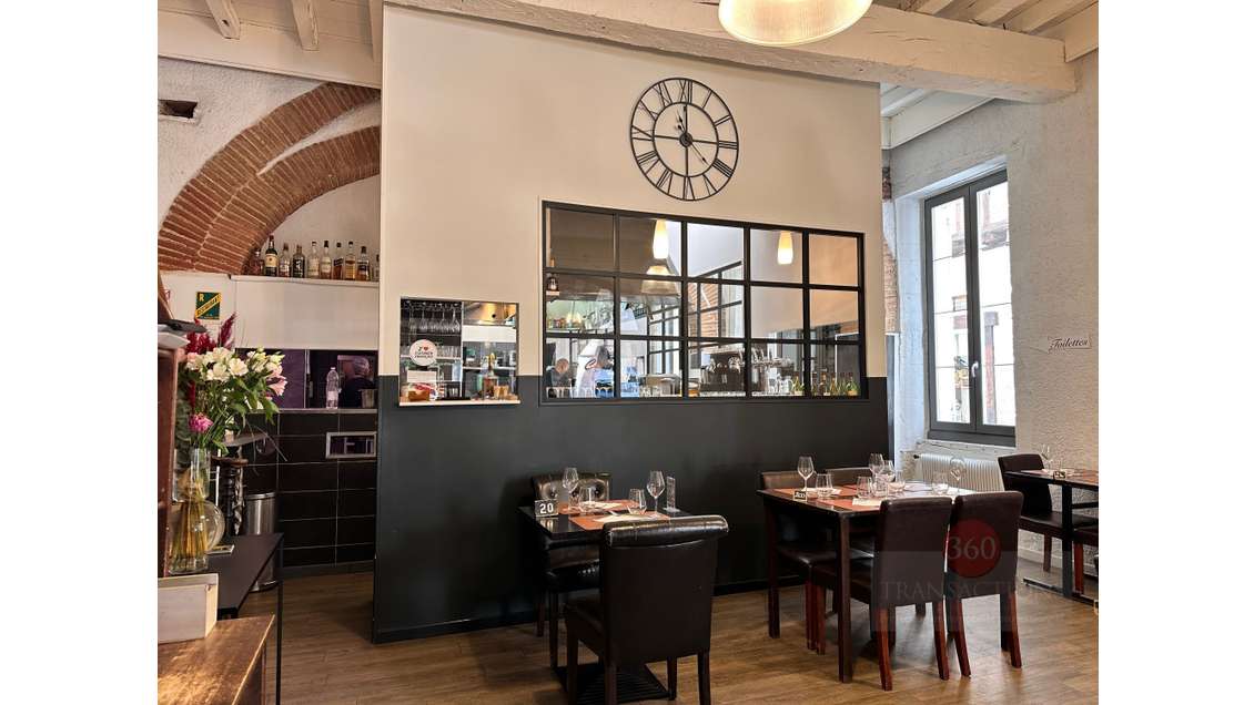 Vente restaurant dans rue très commerçante d'Agen