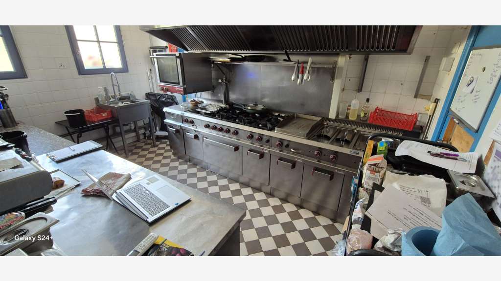 Vente restaurant traditionnel au centre de Troo