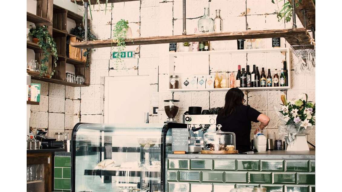 AV très joli restaurant idéalement placé à Paris