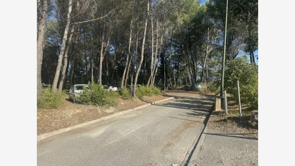 Zone tertiaire très recherchée. Affaire u