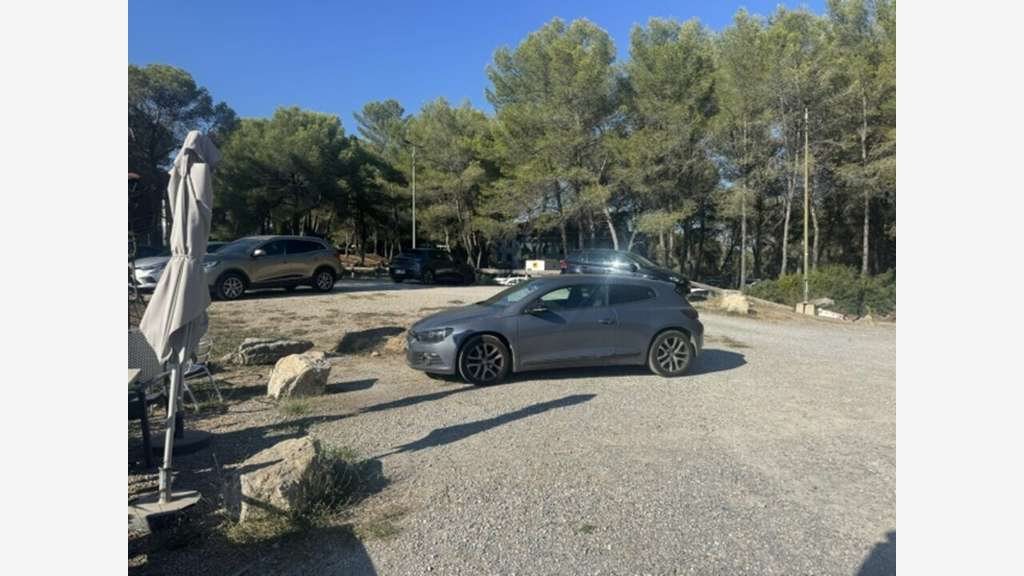 Zone tertiaire très recherchée. Affaire u