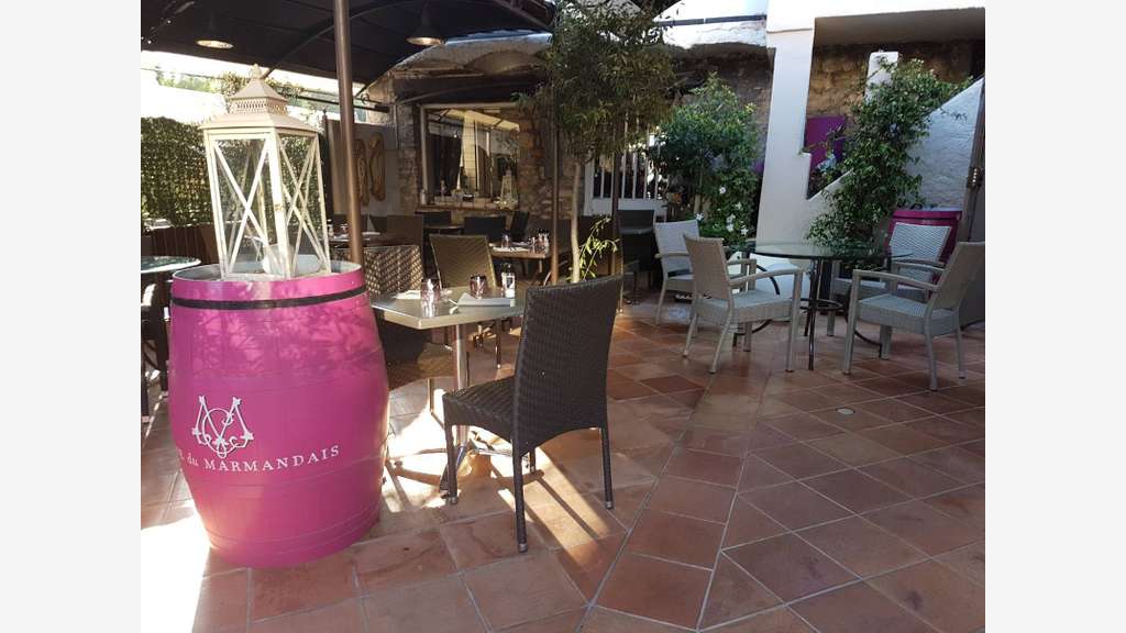 Restaurant à vendre en angle de rue à Vallauris