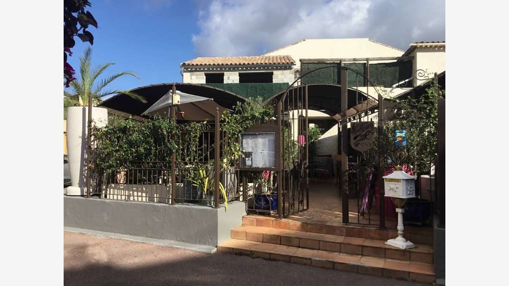 Restaurant à vendre en angle de rue à Vallauris