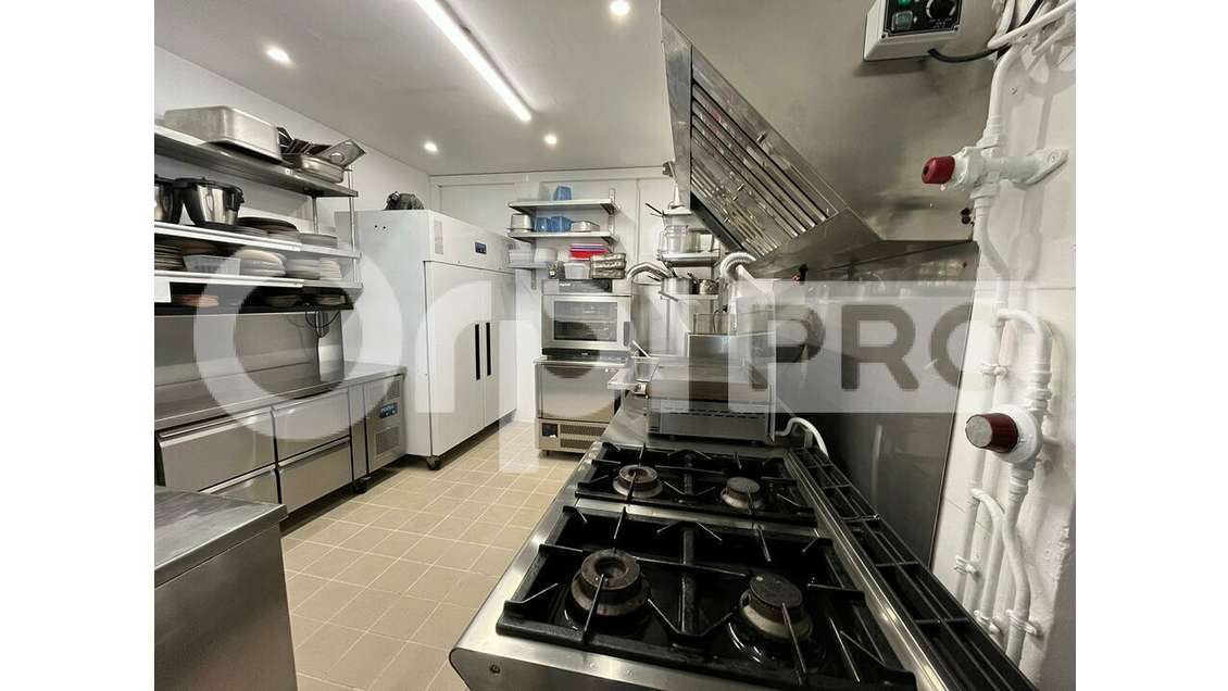 AV restaurant bar à vin vente vin au detail Valras