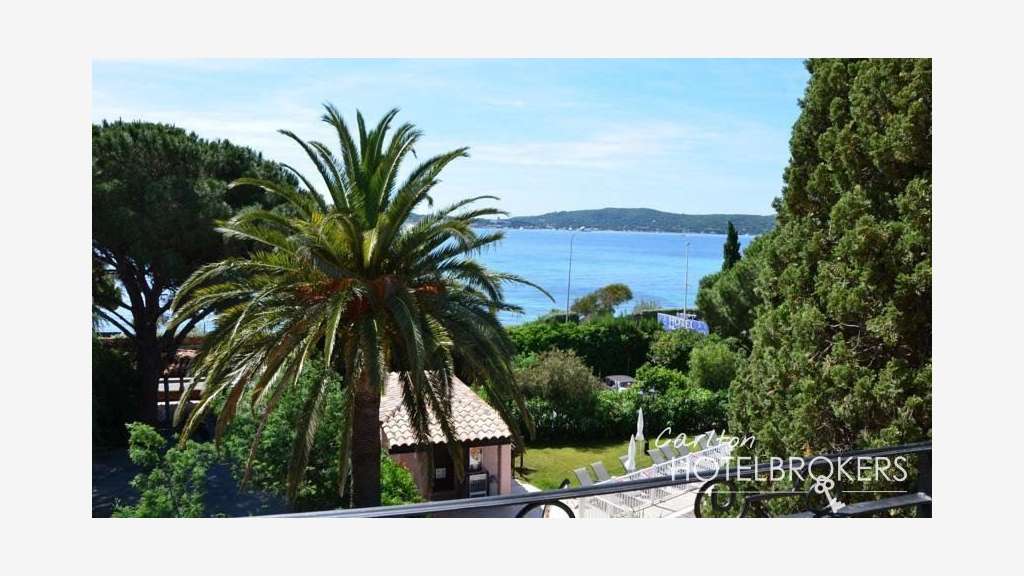 Vente hôtel à pied de la plage Golfe de St-Tropez