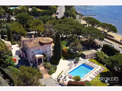 Vente hôtel à pied de la plage Golfe de St-Tropez