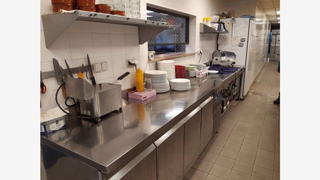AV restaurant impeccable grand axe passager Tours