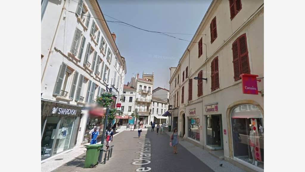 Vente commerce équipement des enfants à Roanne