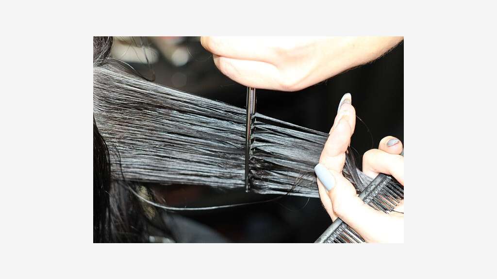 A céder salon de coiffure mixte ville des Landes