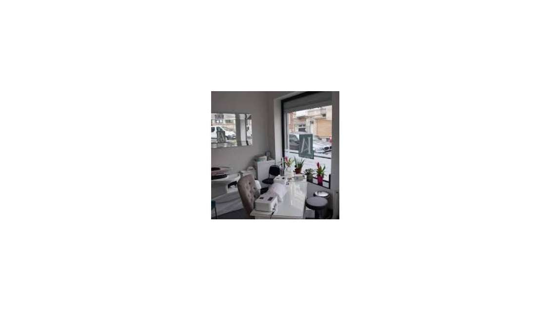 Vente salon de coiffure mixte bien équipé à Nice