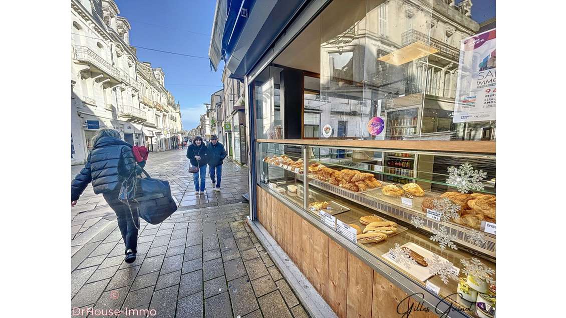 Vente commerce 330m² Angoulême centre piétonnier
