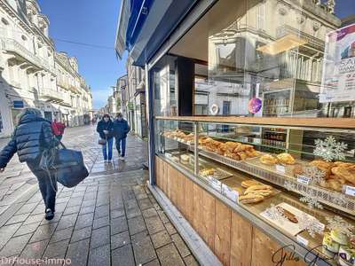 Vente commerce 330m² Angoulême centre piétonnier