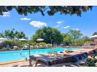 Vente superbe hôtel restaurant haut de gamme Gard