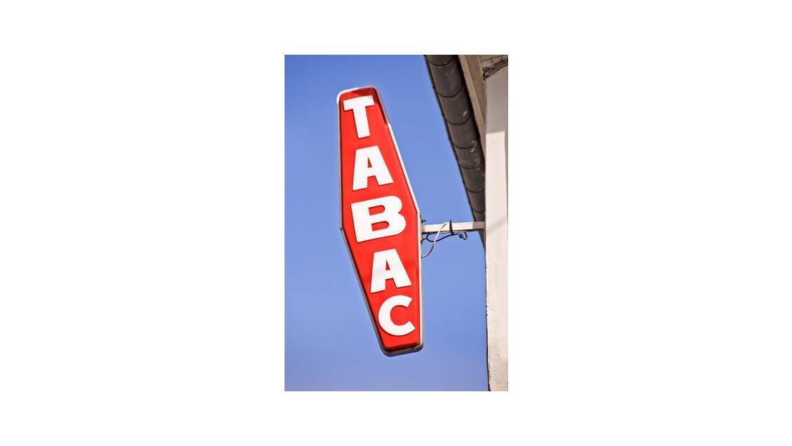 Vend Tabac Loto Presse Bimbeloteries à Marseille