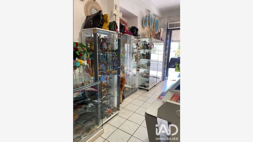 Vente Tabac PMU Loto souvenirs  à Basse-Terre