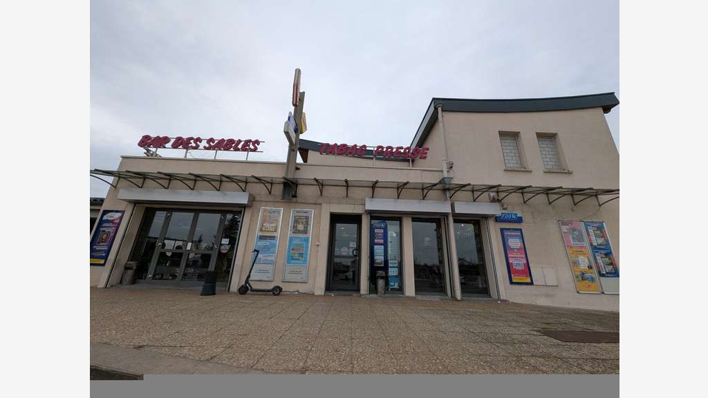 Vente tabac presse FDJ 240m² terrasse 100m² Mably