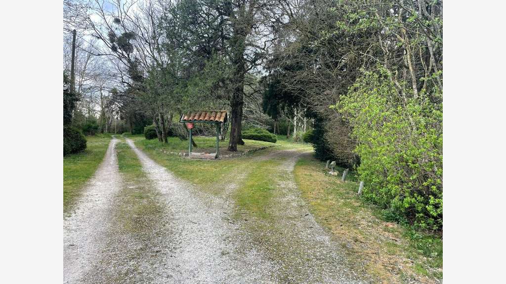 Domaine touristique 30 ha à vendre Ariège