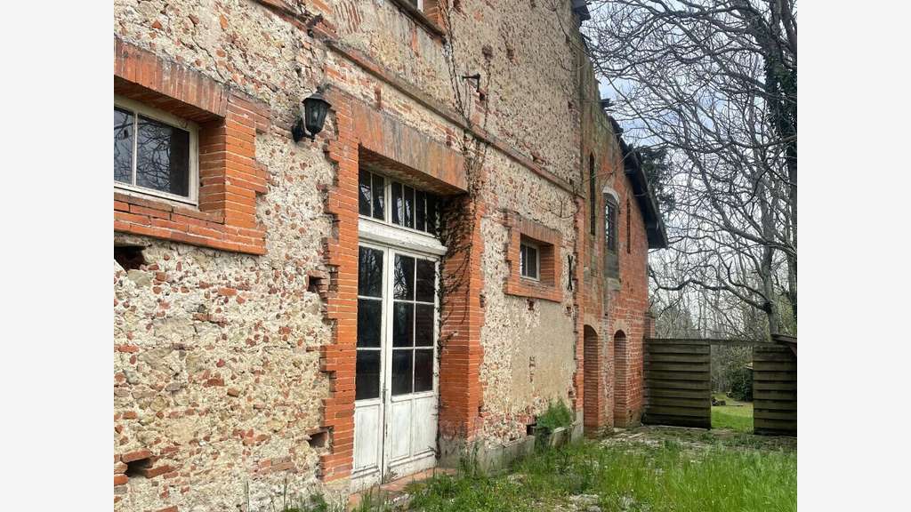 Domaine touristique 30 ha à vendre Ariège
