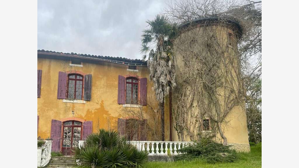 Domaine touristique 30 ha à vendre Ariège