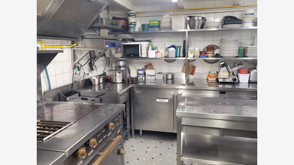 A vendre très beau bar restaurant connu Finistère