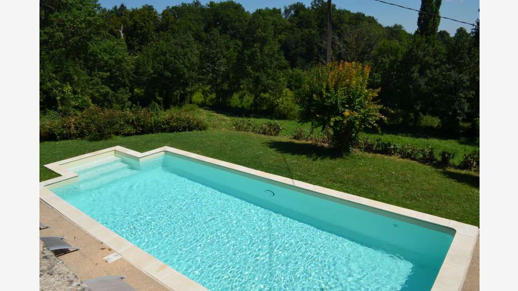A vendre très beau domaine touristique en Dordogne