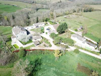 A vendre très beau domaine touristique en Dordogne