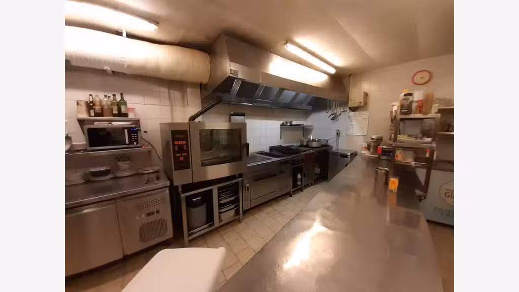 AV très beau restaurant brasserie bar Lic 4 Saumur