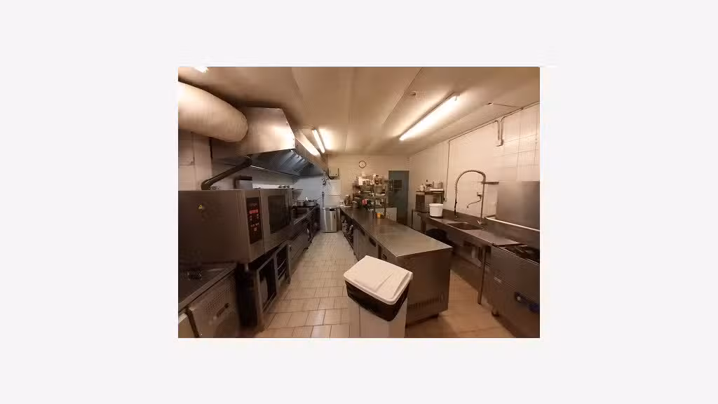 AV très beau restaurant brasserie bar Lic 4 Saumur