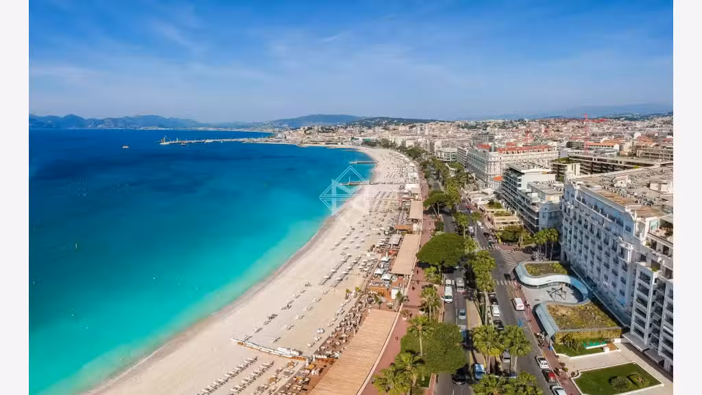 A vendre très beau restaurant à Cannes centre